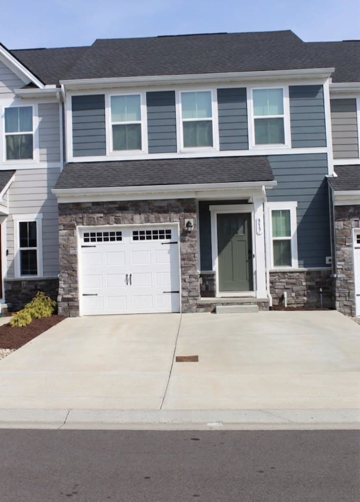 3 bedroom townhouse for sale at 317 Camargue Ct Smyrna 37167 - $368,000