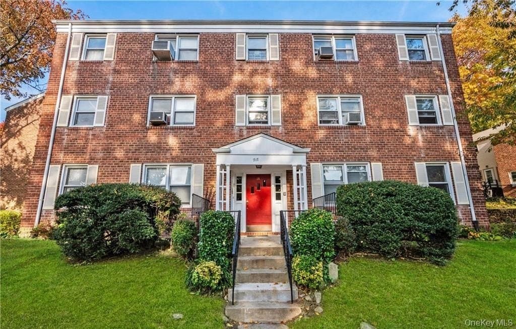 2 bedroom condo for sale at 717 Tuckahoe Rd Apt 18C Yonkers 10710 - $375,000