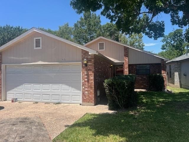 3 bedroom house for sale at 416 Village Ln Buda 78610 - $285,000