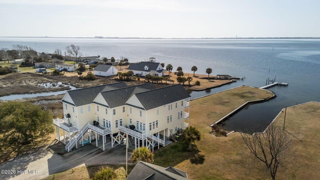 3 bedroom townhouse for sale at 134 Water Ln Broad Creek - $849,000