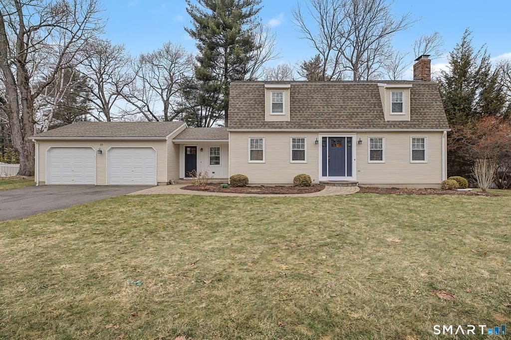 4 bedroom house for sale at 33 Lufkin Ln Bristol - $559,000