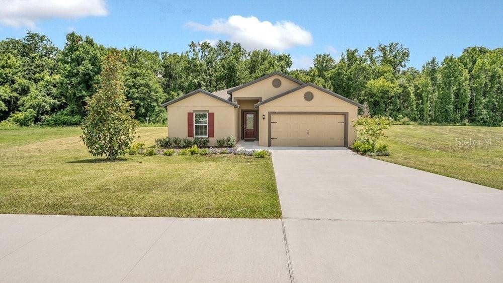 5 bedroom house for sale at 12958 Del Lago Dr Astatula - $439,000