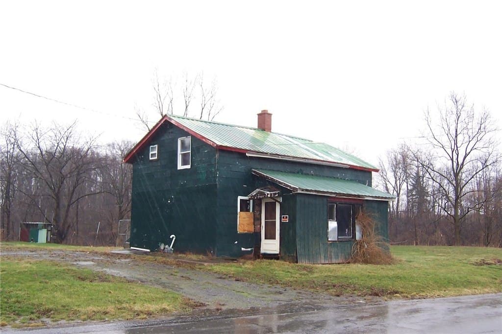 2 bedroom house for sale at 13589 Albion Eagle Harbor Rd Albion - $34,000