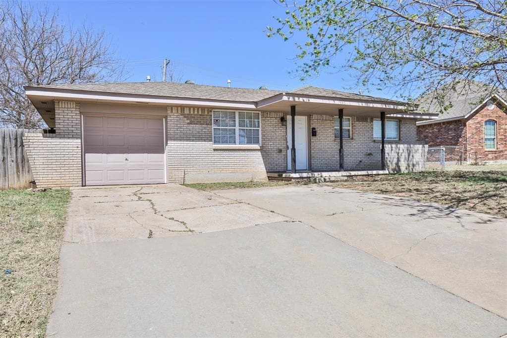 3 bedroom house for sale at 939 NW 5th St Moore 73160 - $155,000