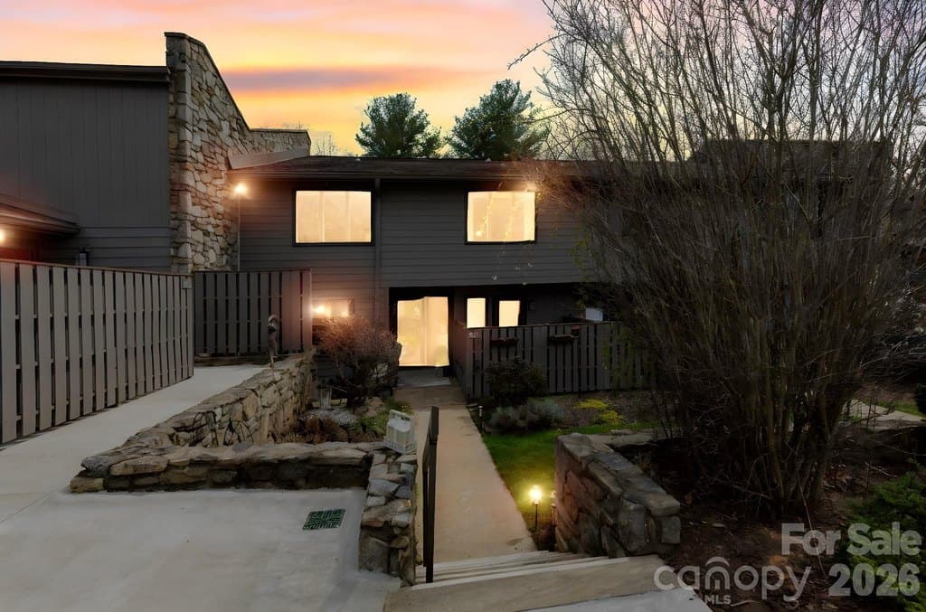3 bedroom condo for sale at 515 Crowfields Ln Asheville - $750,000