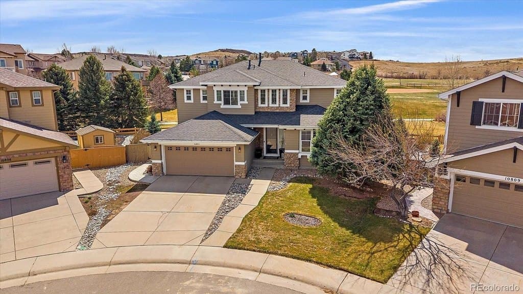 4 bedroom house for sale at 10811 Chadsworth Pt Highlands Ranch 80126 - $939,000