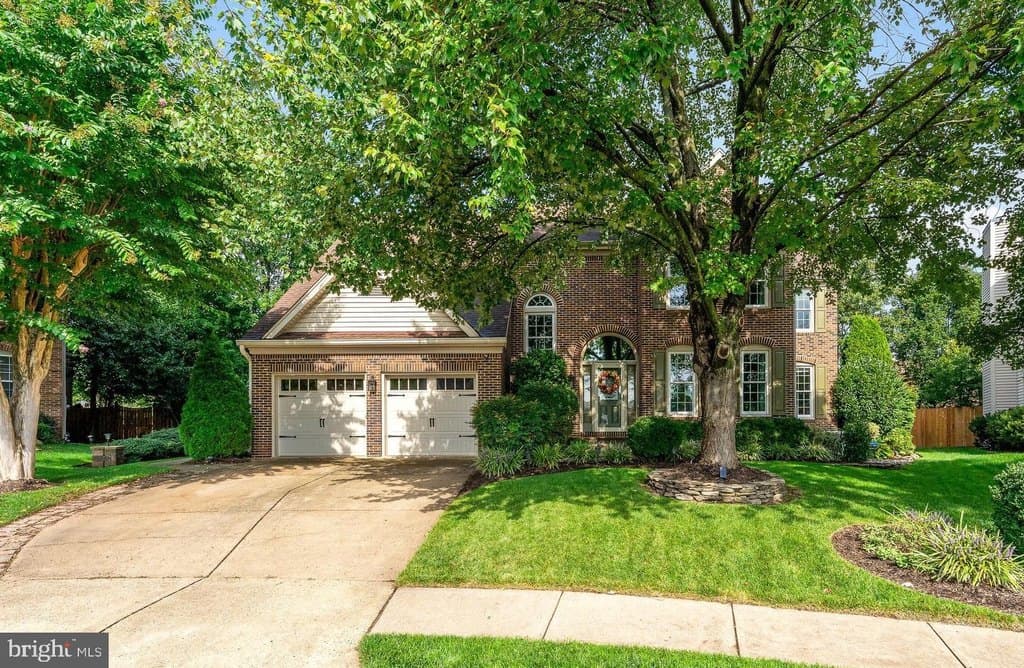 5 bedroom house for sale at 3001 Jeannie Anna Ct Herndon 20171 - $1,275,000
