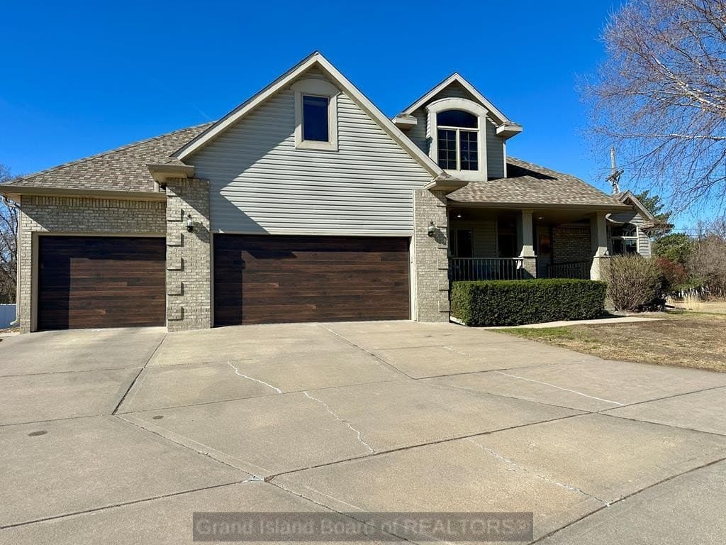 4 bedroom house for sale at 1715 Allegheny Cir Grand Island 68801 - $525,000