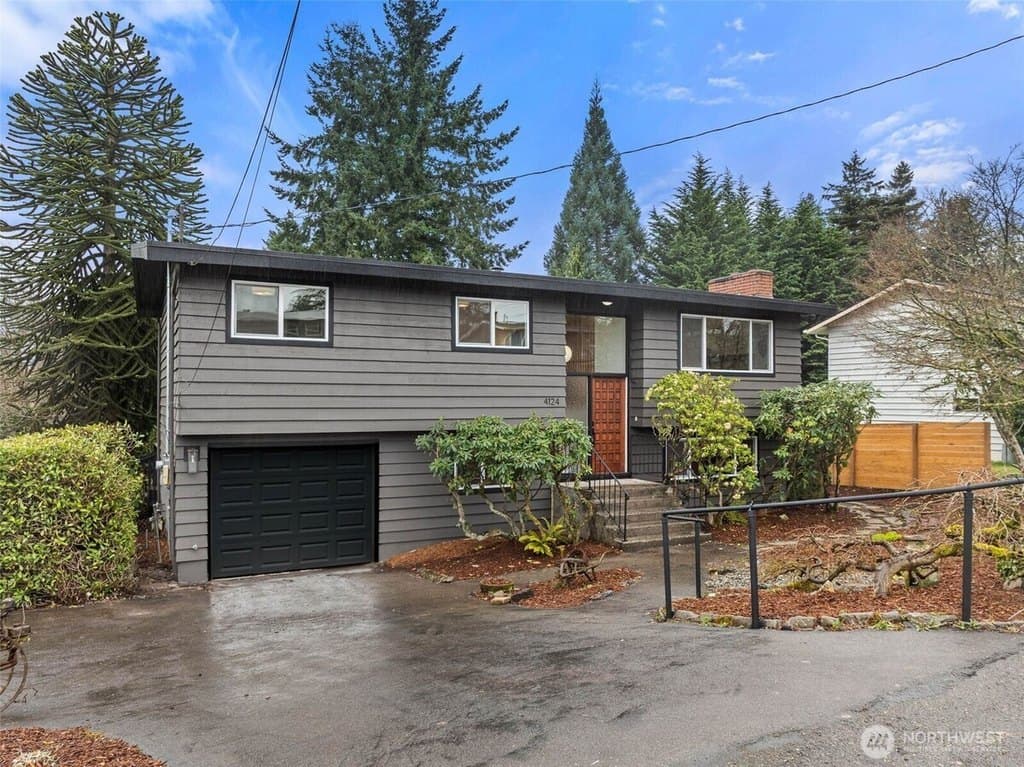 4 bedroom house for sale at 4124 178th Pl SW Lynnwood 98037 - $999,000