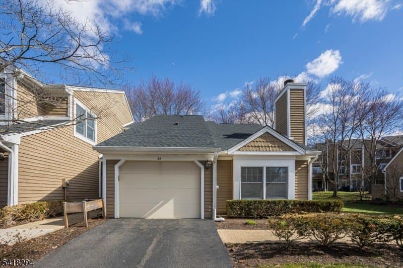 2 bedroom condo for sale at 35 Cambridge Rd Bedminster - $585,000