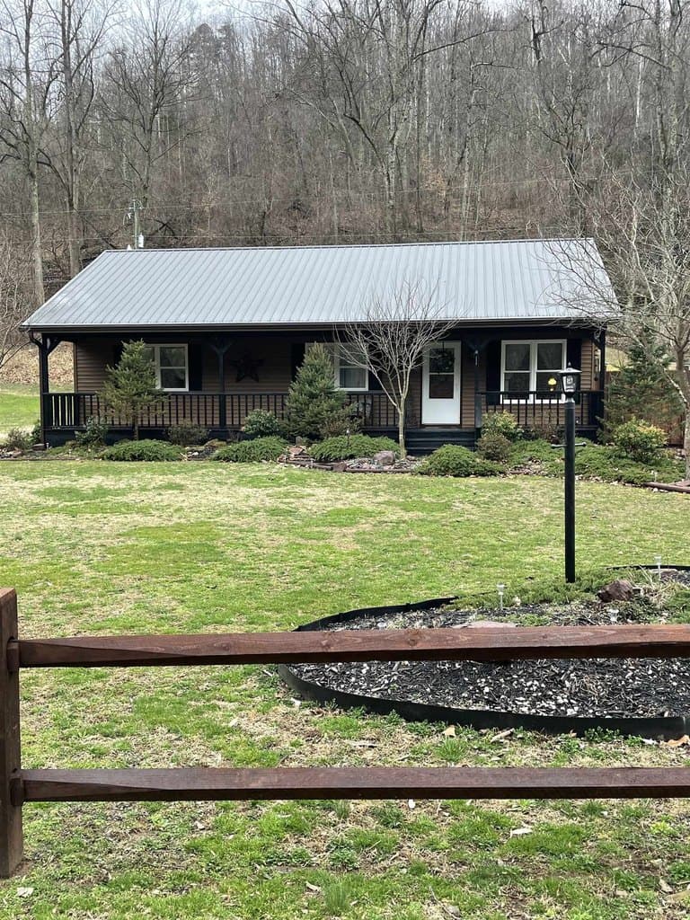 3 bedroom house for sale at 16917 Silver Run Rd Catlettsburg - $285,900