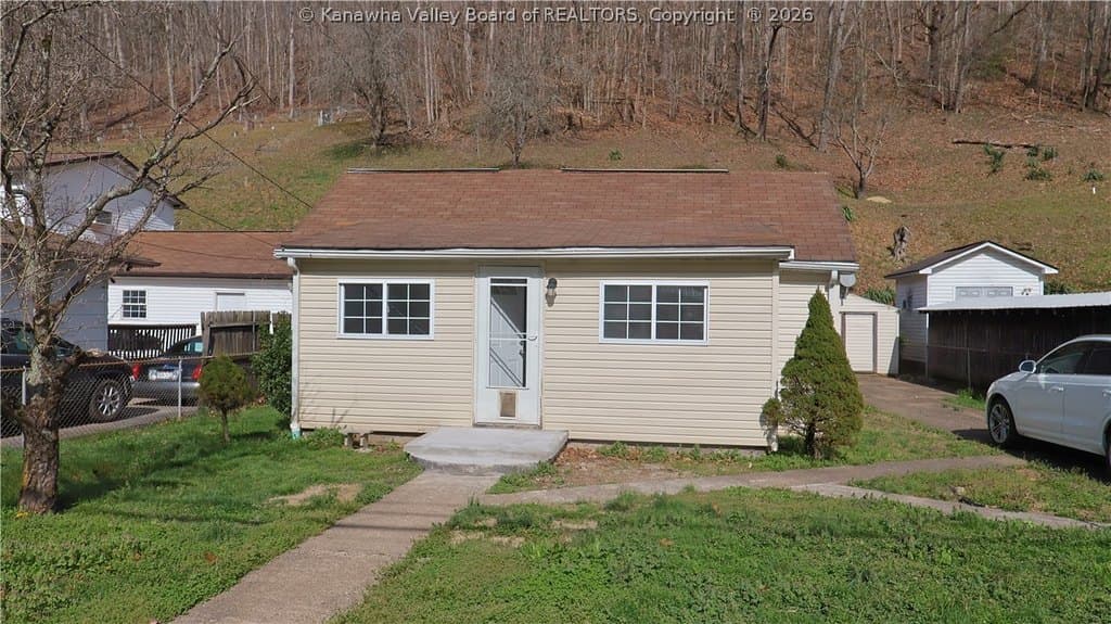 3 bedroom house for sale at 3566 Springfork Dr Charleston 25306 - $112,000