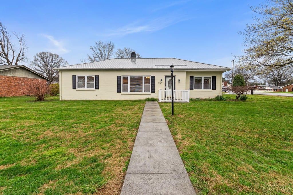 3 bedroom house for sale at 1710 Ridgeway Rd Aberdeen - $209,900