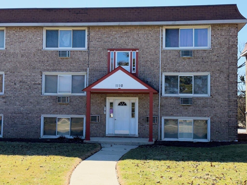 1 bedroom condo for sale at 1110 W 18th St Apt Ge Broadview - $119,900