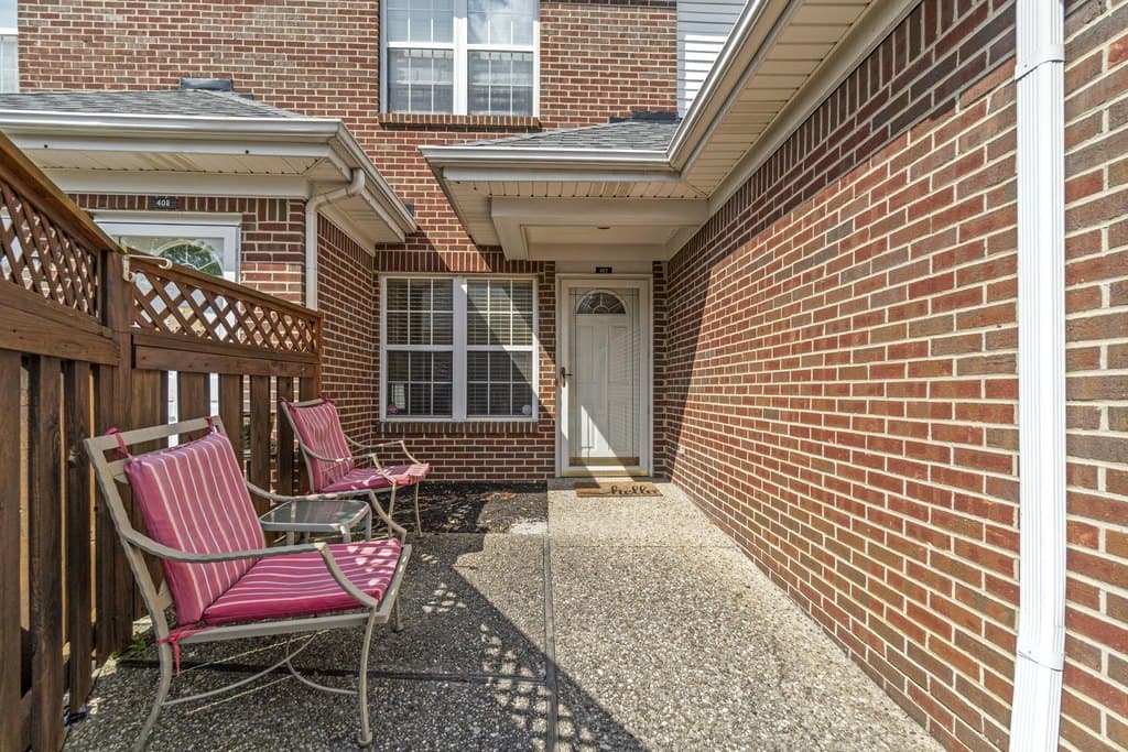 2 bedroom condo for sale at 402 Blue Rose Ct Blue Ridge Manor - $209,900