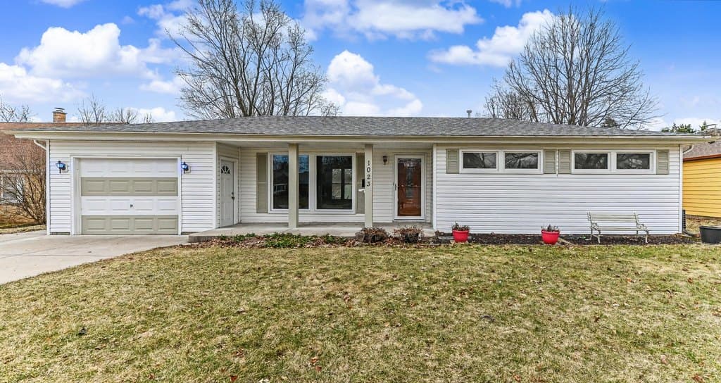 3 bedroom house for sale at 1023 W Glenn Dr Waukesha 53188 - $325,000