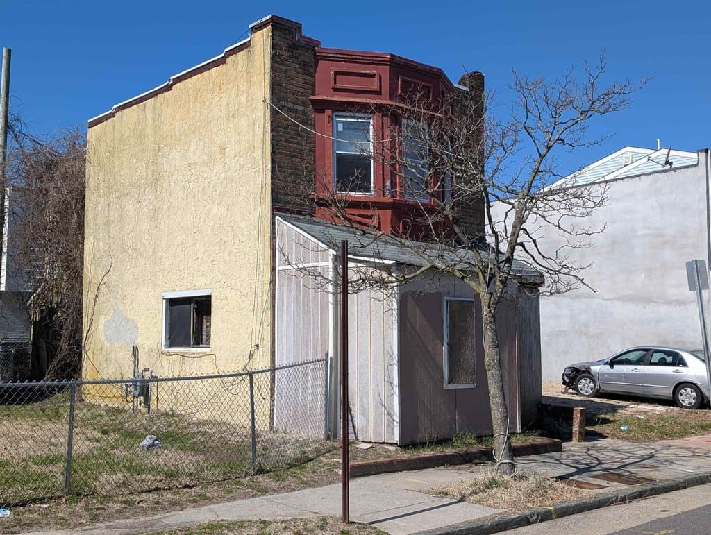 3 bedroom house for sale at 902 N Michigan Ave Atlantic City 08401 - $110,000
