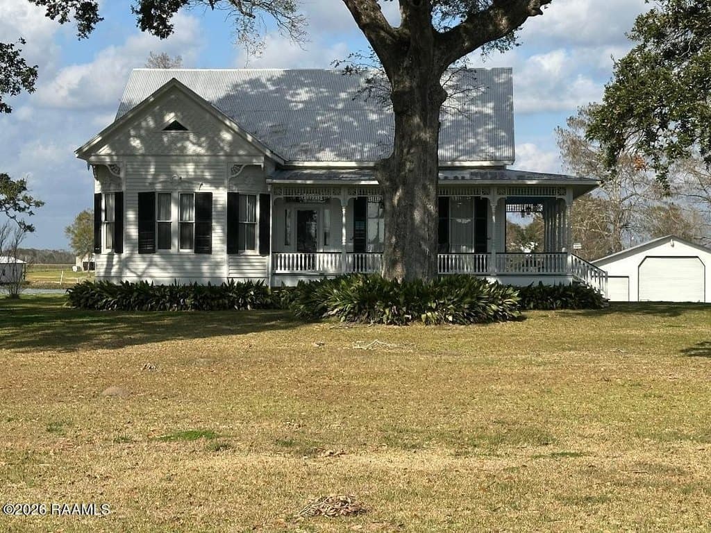 3 bedroom house for sale at 8908 LA 182 Centerville - $585,000
