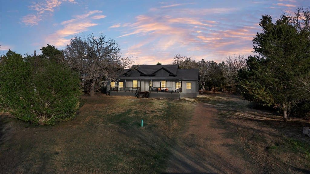 5 bedroom house for sale at 385 Alta Vista Dr Camp Swift - $354,999