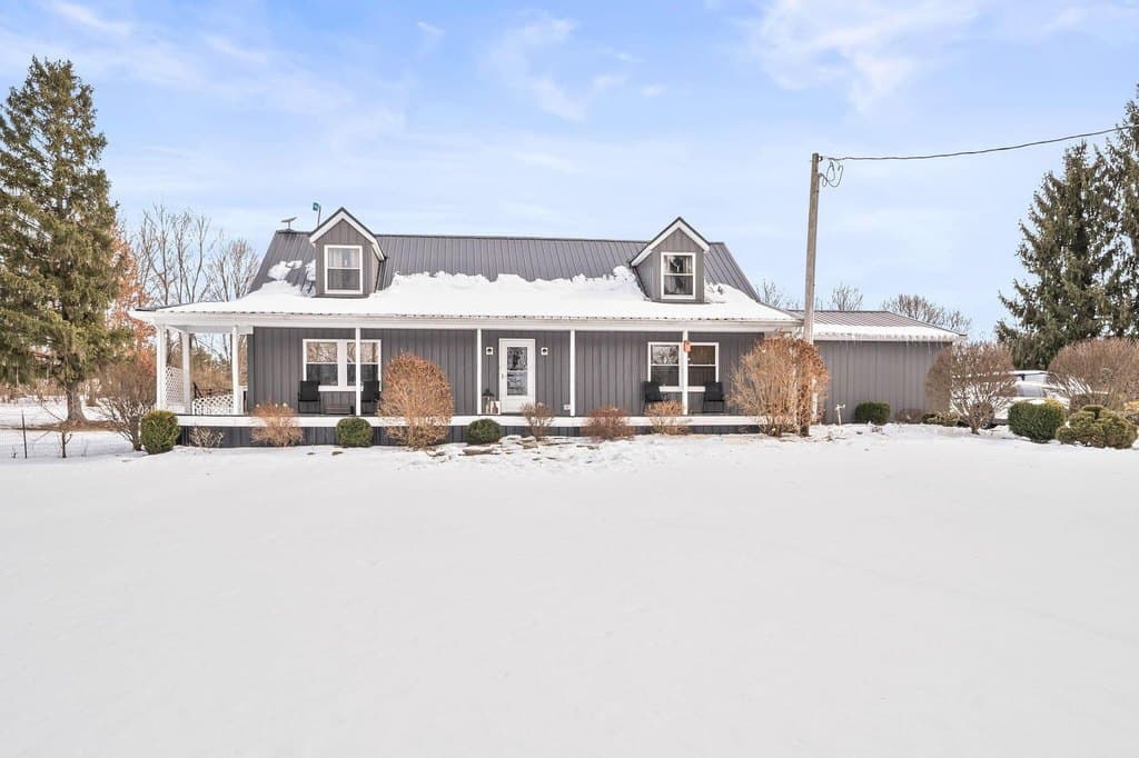 3 bedroom house for sale at 2946 Martel Rd Caledonia - $389,900