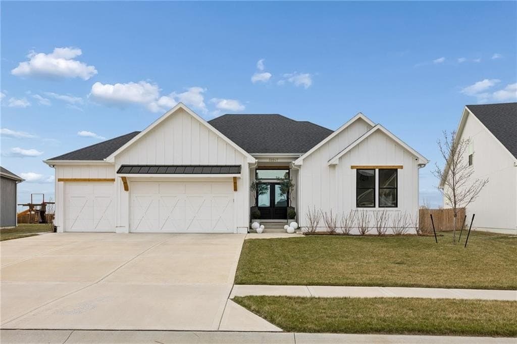 4 bedroom house for sale at 32247 W 165th St Gardner 66030 - $600,000