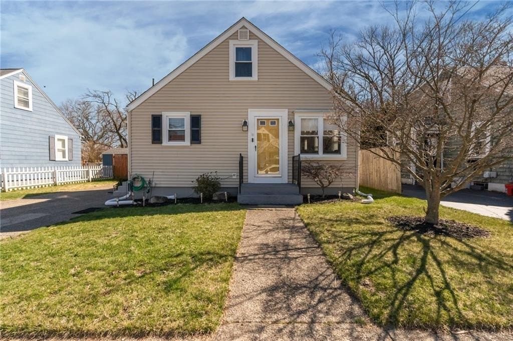 3 bedroom house for sale at 19 Annette Ave Pawtucket 02861 - $495,000