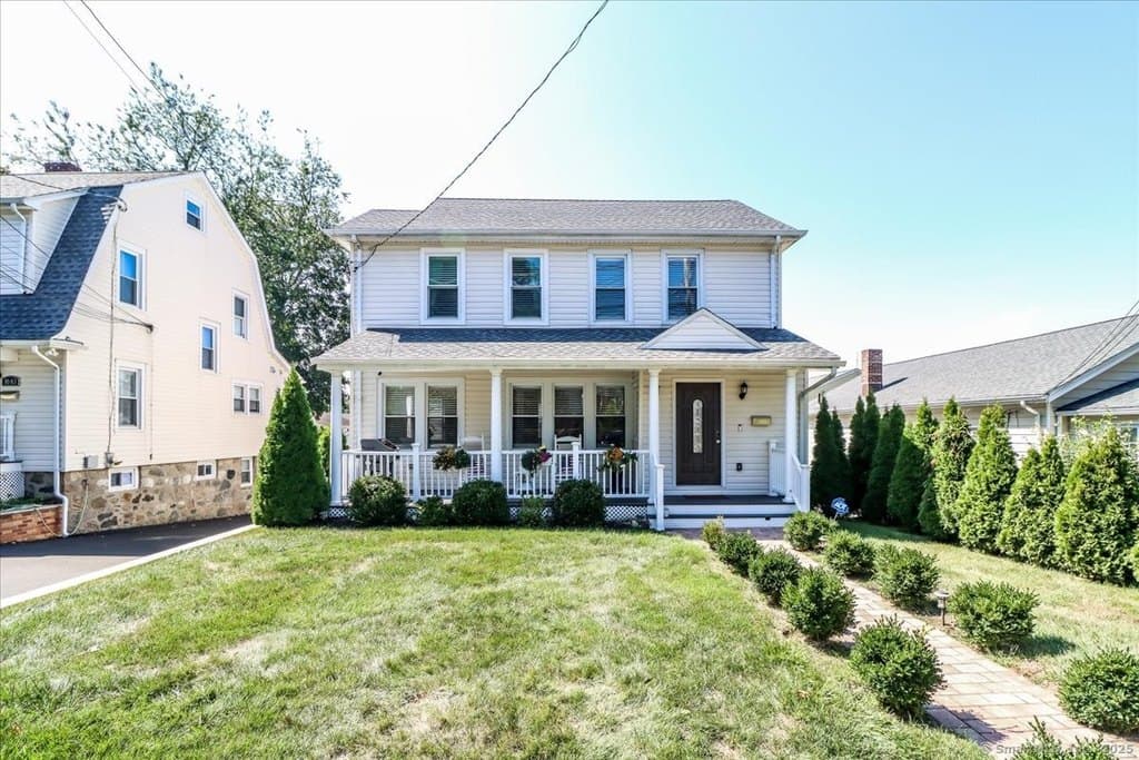5 bedroom house for sale at 1073 Shippan Ave Stamford - $1,125,000
