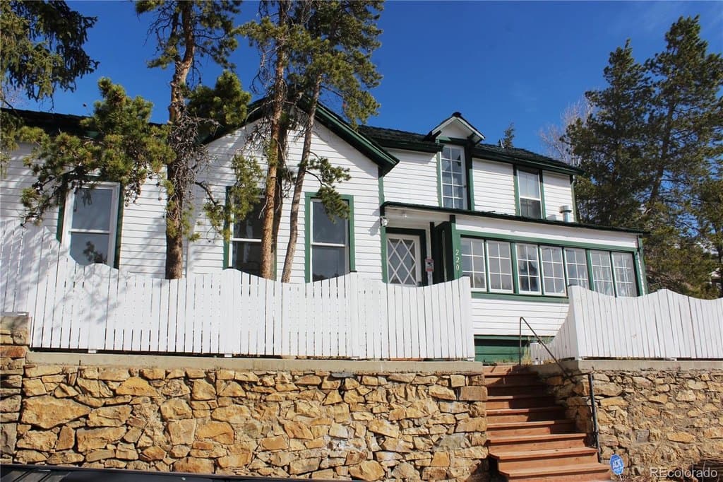 2 bedroom house for sale at 220 E 1st High St Central City - $495,000