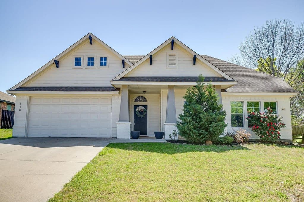 3 bedroom house for sale at 110 Water Oak Ln Weatherford 76086 - $289,000