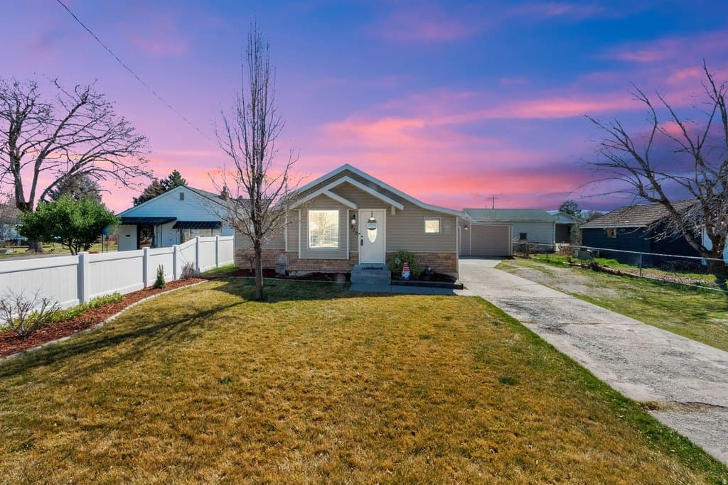 3 bedroom house for sale at 279 W Pacific Dr American Fork 84003 - $395,000