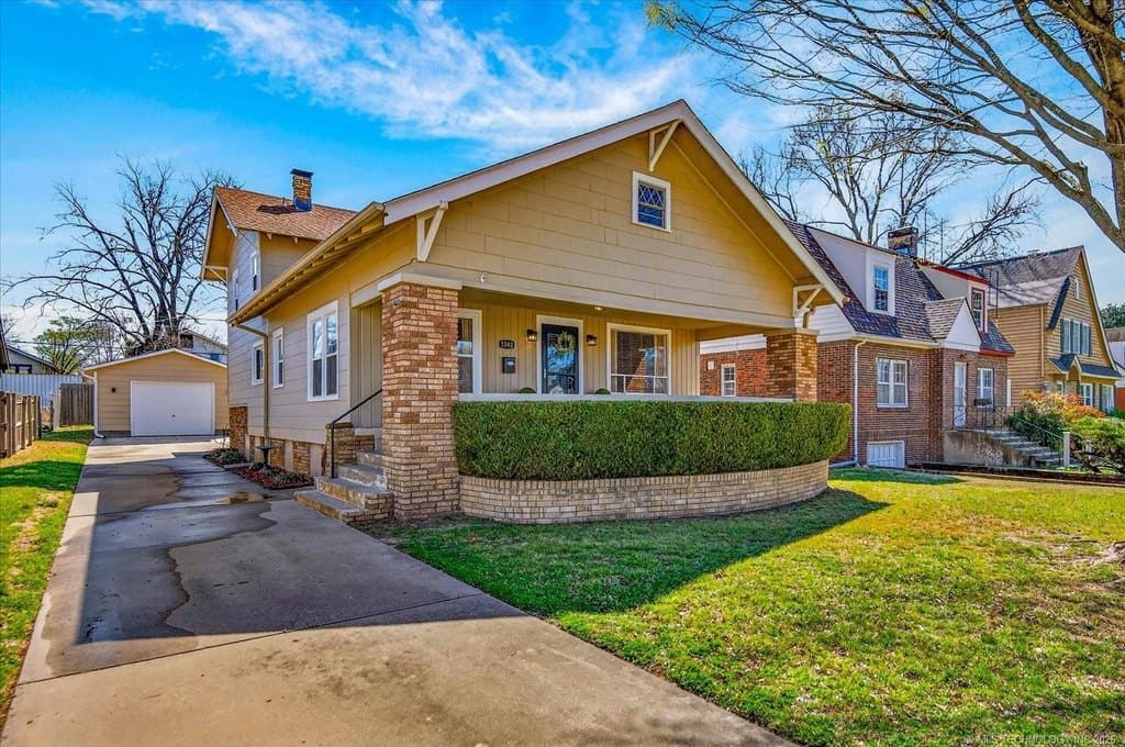 3 bedroom house for sale at 1502 S Johnstone Ave Bartlesville 74003 - $204,500
