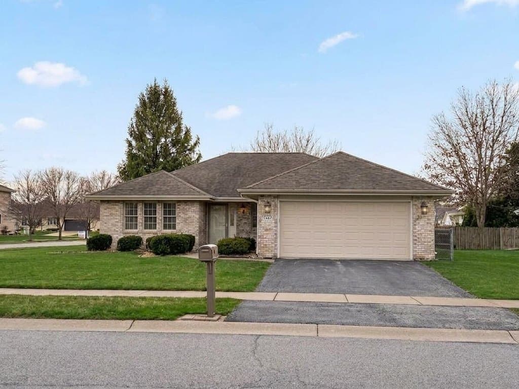 3 bedroom house for sale at 2962 Liberty Dr Crown Point 46307 - $320,000