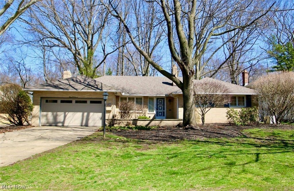3 bedroom house for sale at 347 Royal Oak Blvd Richmond Heights 44143 - $179,900