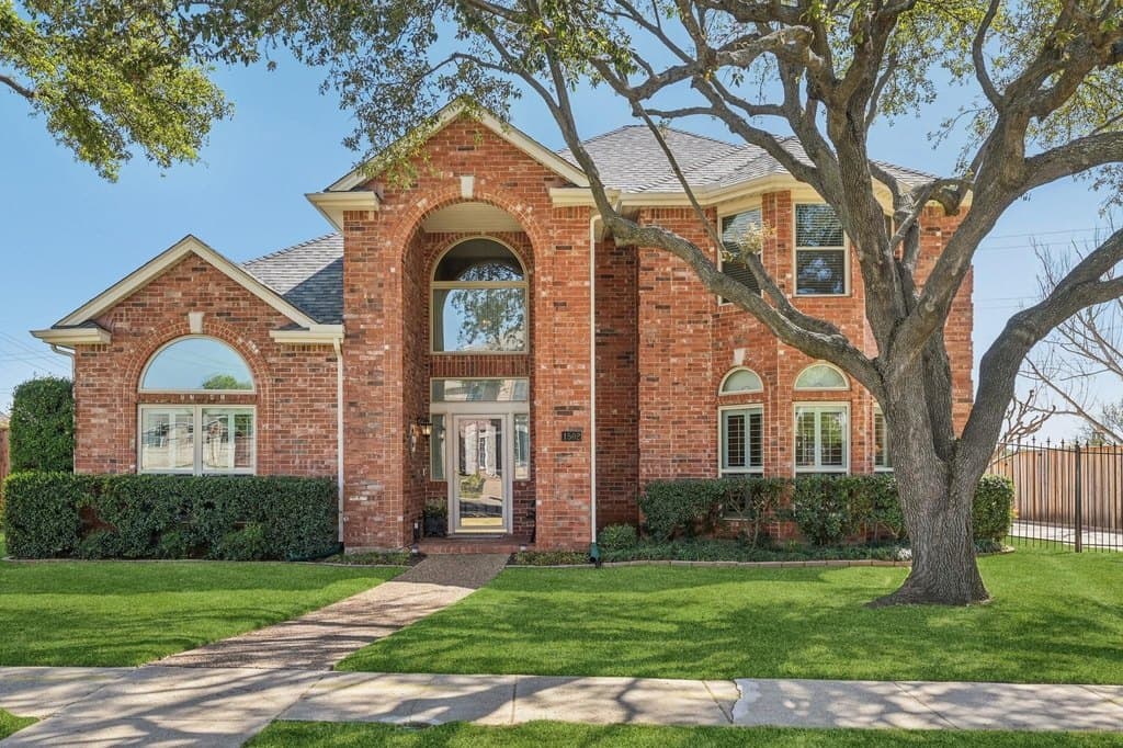 4 bedroom house for sale at 1502 Joshua Ct Keller 76248 - $599,000
