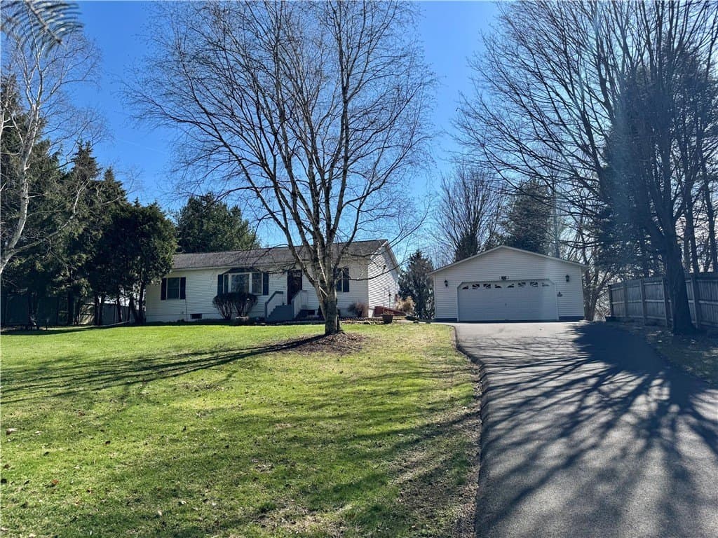 3 bedroom house for sale at 1426 W Genesee Street Rd Aurelius - $339,900