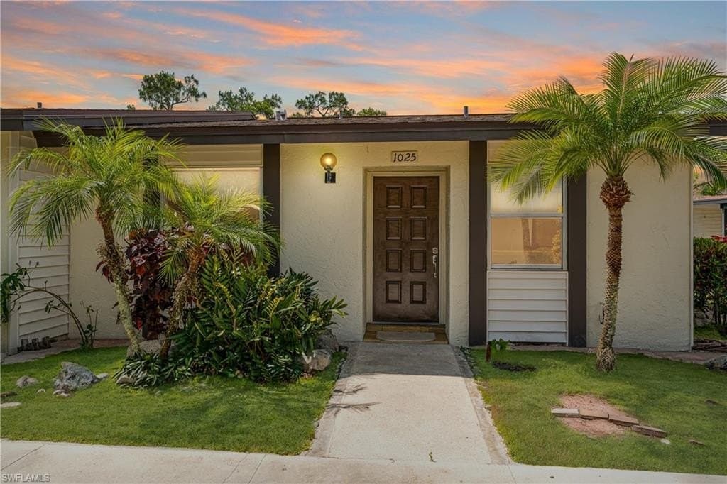 2 bedroom condo for sale at 1025 Pine Isle Ln Unit 1025 Naples 34112 - $205,000