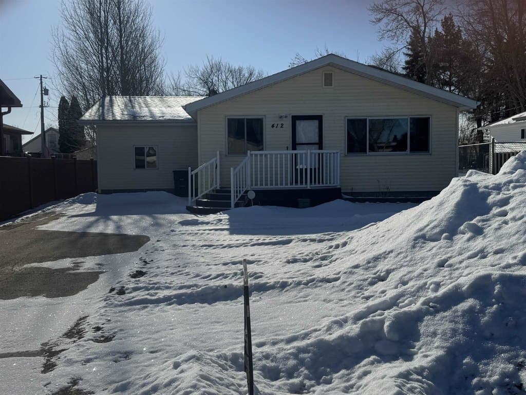 3 bedroom house for sale at 412 Valley Ave Burlington - $239,900