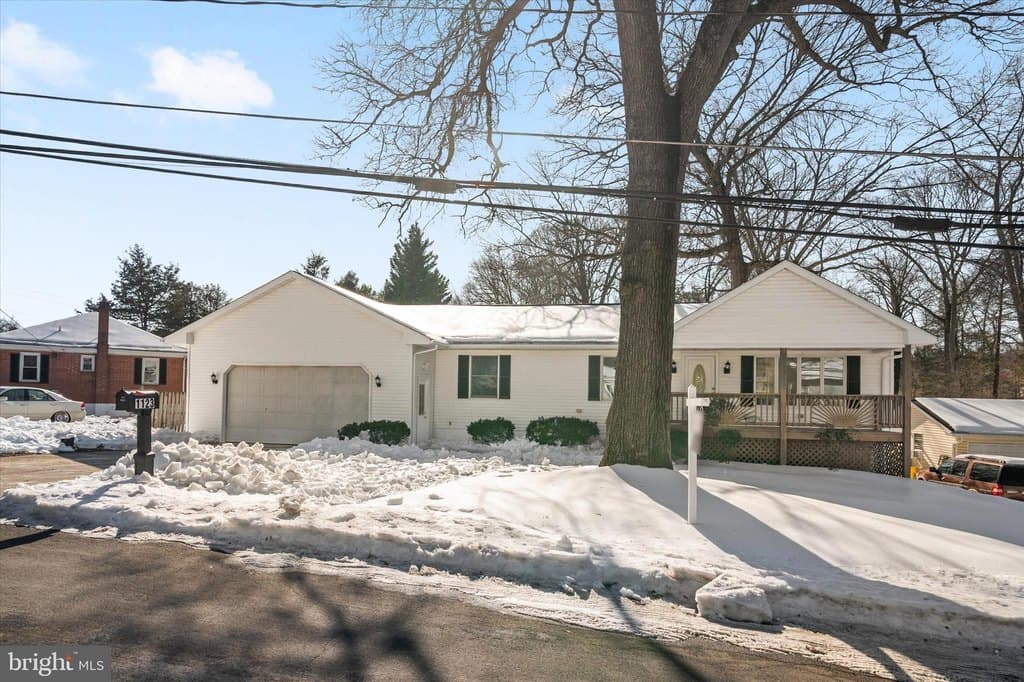 4 bedroom house for sale at 1123 Oak View Dr Arden on the Severn - $650,000