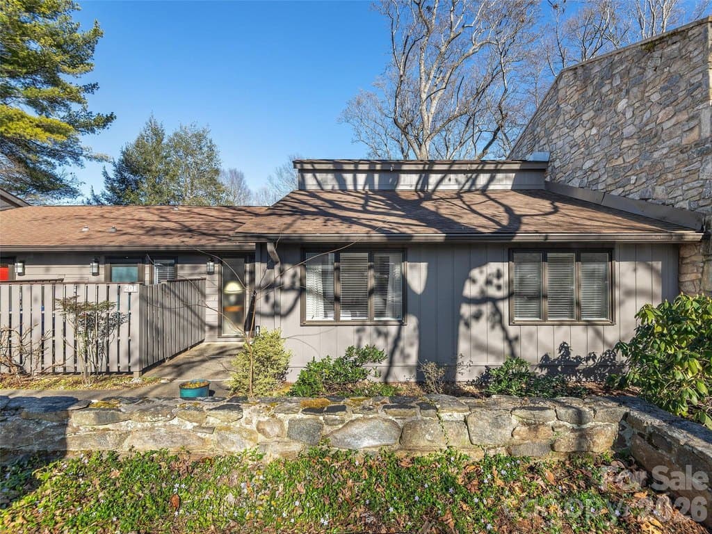 3 bedroom condo for sale at 201 Crowfields Dr Asheville - $485,000