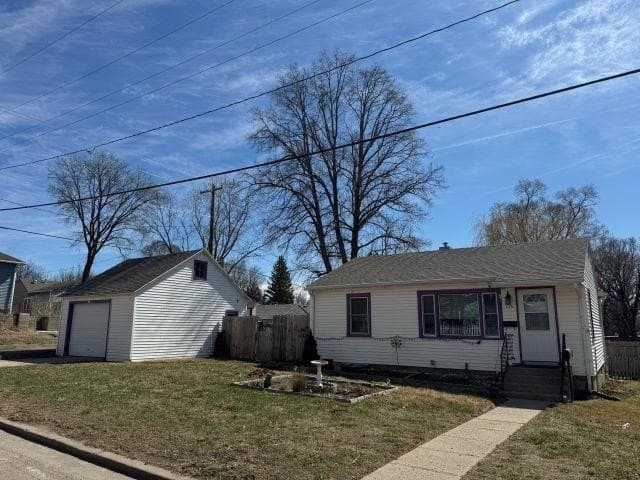 3 bedroom house for sale at 115 W 10th St Yankton 57078 - $159,900