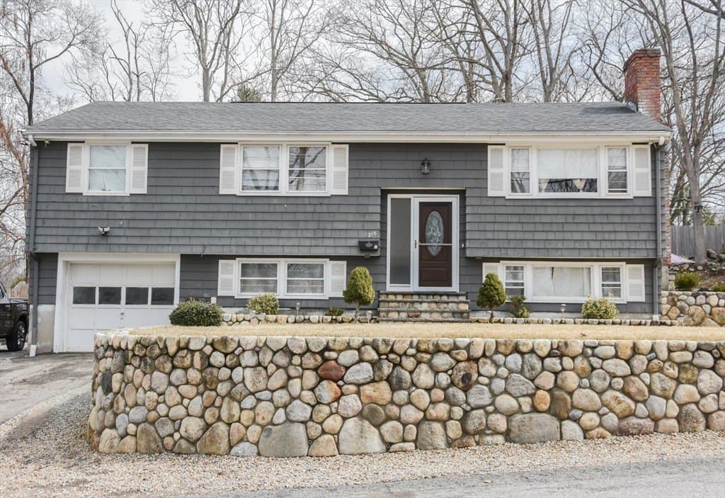 3 bedroom house for sale at 215 Trull Ln E Lowell 01852 - $699,900