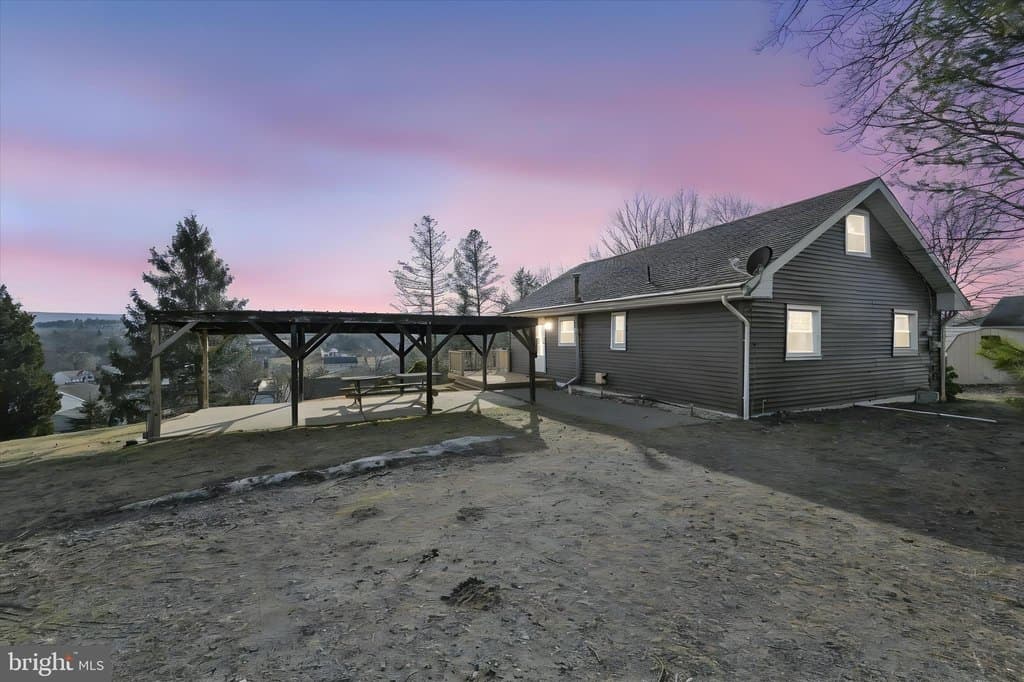 2 bedroom house for sale at 1881 Running Deer Dr Auburn - $234,500
