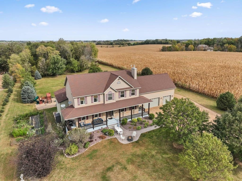 6 bedroom house for sale at 12470 W 270th St Belle Plaine - $999,995