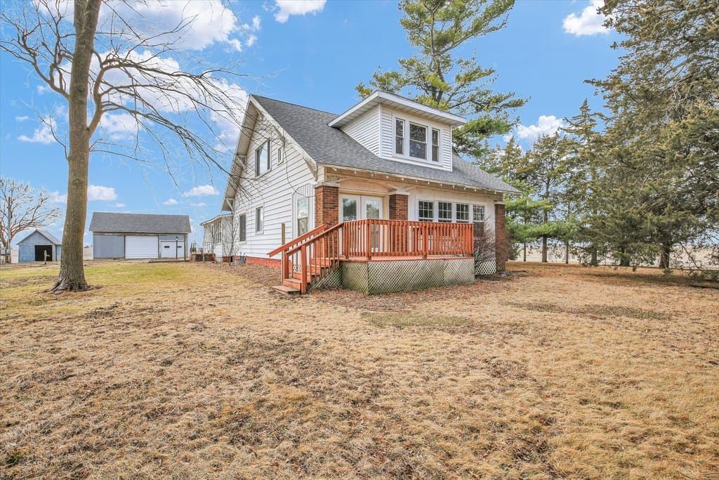 4 bedroom house for sale at 525 County Road 2400 E Broadlands - $219,000