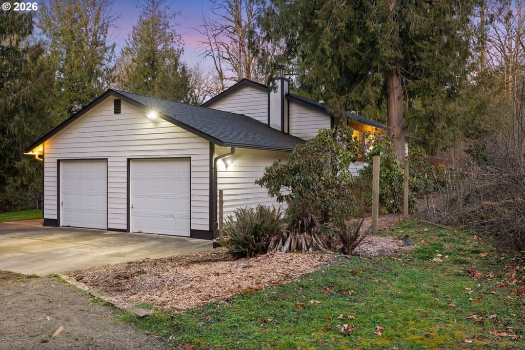 3 bedroom house for sale at 19414 S Creek Rd Beavercreek - $699,000
