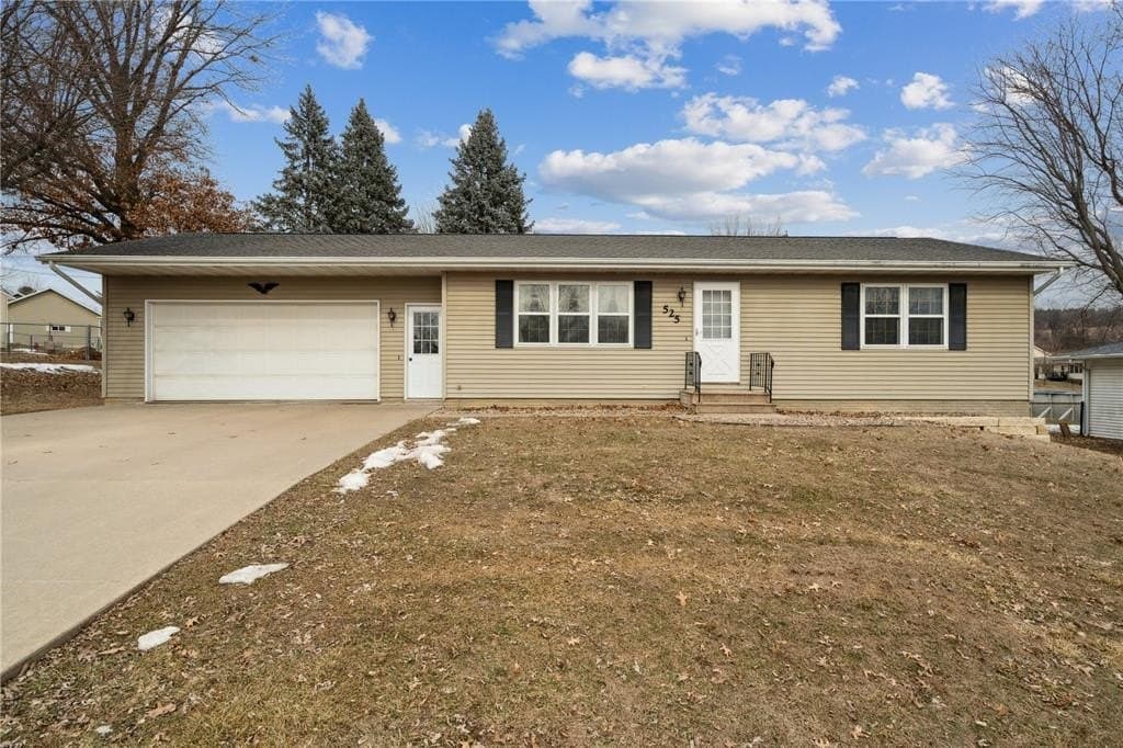 3 bedroom house for sale at 525 Southview Dr Central City - $230,000