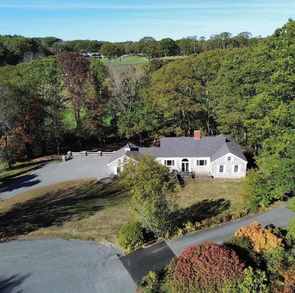 4 bedroom house for sale at 10 Pheasant Hill Rd Cape Elizabeth - $1,250,000