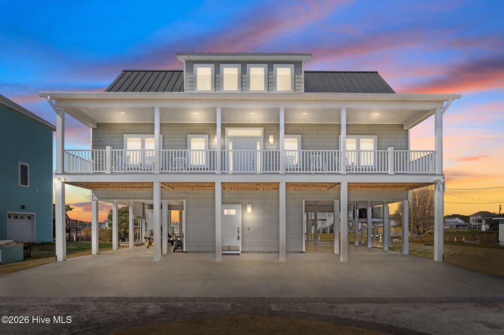 3 bedroom house for sale at 314 Easy St Cape Carteret - $1,600,000