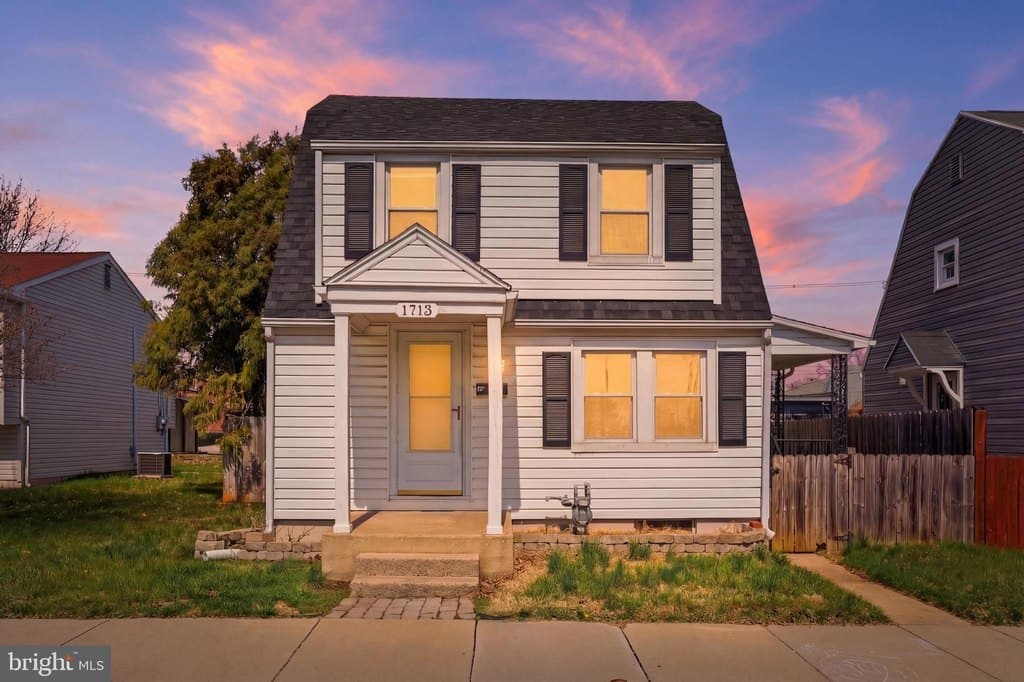 2 bedroom house for sale at 1713 Stanton St York 17404 - $215,000
