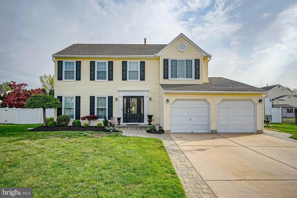 4 bedroom house for sale at 7 Daffodil Dr Sicklerville 08081 - $468,000